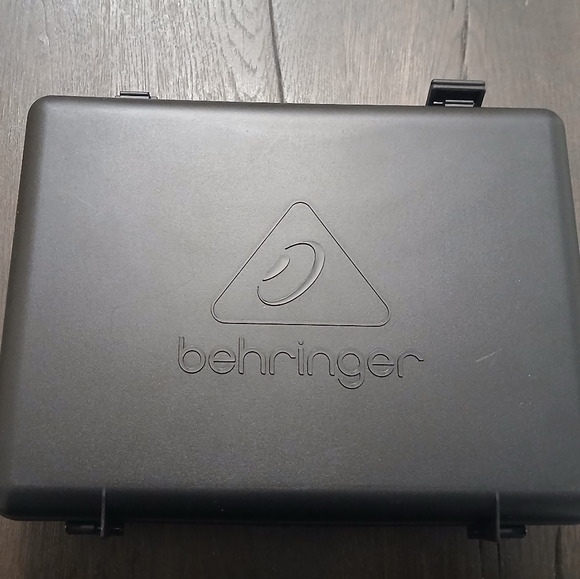 Behringer - XM1800S - Dynamic Wired Professional Microphone - Set of 3 - Picture 6 of 8